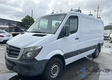 2017 Mercedes-Benz Sprinter 2500 Standard Roof V6 z USA, uszkodzony, nr VIN WD3PE7CD4HP545624